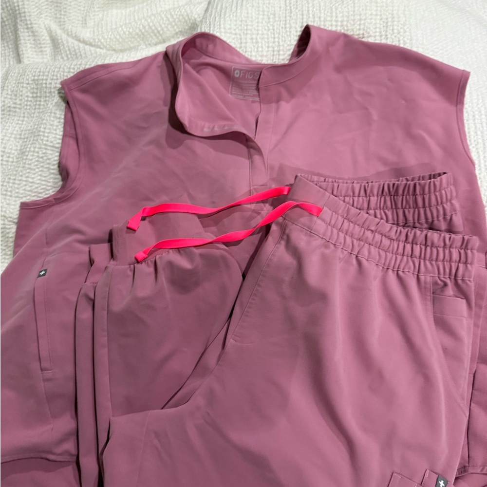 Figs Scrub Set in Chalk Pink